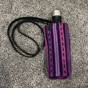 Nena & Co AOTM bottle holder with strap and bottle